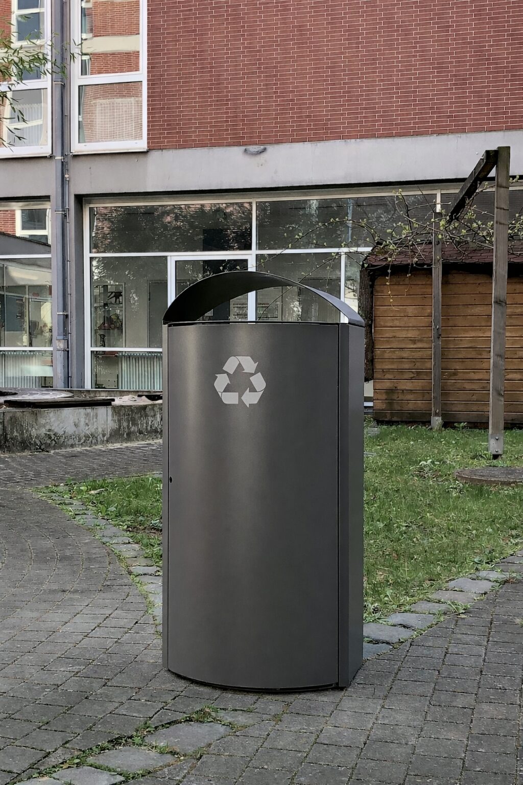 KENDO –erikoispinnoitettu lattiamallinen roska-astia 120 L - Image 2